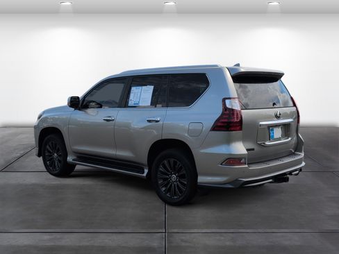 Used 2021 Lexus GX 460 Luxury w/ Sport Design Package AWD/4WD image 3