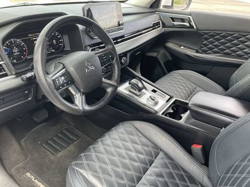 Used 2023 Mitsubishi Outlander SEL FWD image 18