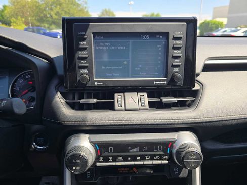 Used 2022 Toyota RAV4 XLE Premium image 51