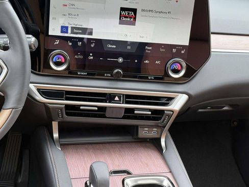 New 2026 Lexus RX 350h AWD/4WD image 14