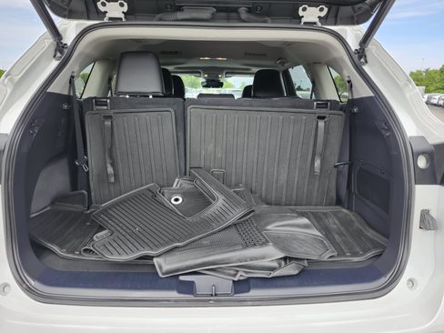Used 2023 Toyota Highlander XLE FWD image 26