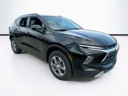New 2026 Chevrolet Blazer LT w/ Convenience Package FWD image 3