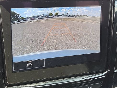 Used 2023 Chevrolet Traverse LT AWD/4WD image 25