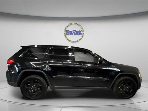 Used 2018 Jeep Grand Cherokee Laredo AWD/4WD image 7