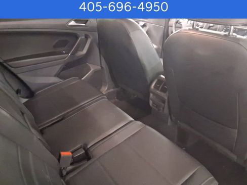 Used 2020 Volkswagen Tiguan SE image 11