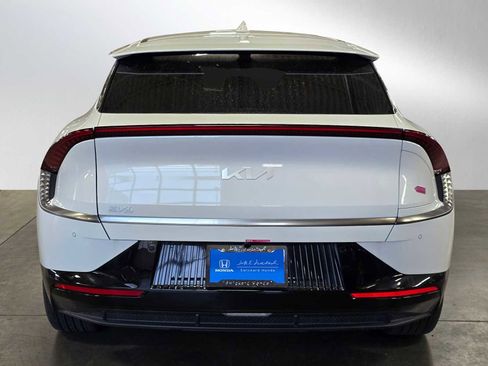 Used 2024 Kia EV6 Wind image 4