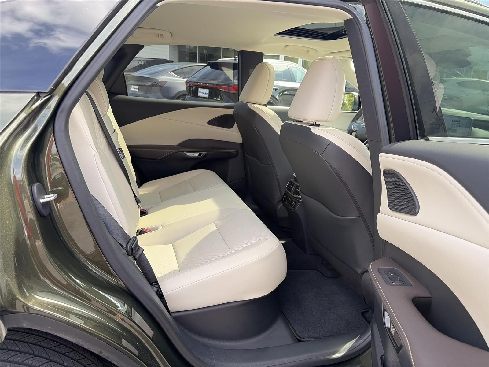 Used 2024 Lexus RX 350 Premium w/ Accessory Package (Z1) AWD/4WD image 14