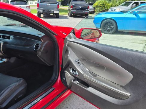 Used 2015 Chevrolet Camaro SS RWD image 16