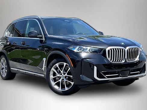 Certified 2025 BMW X5 xDrive40i AWD/4WD image 1