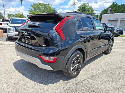 Used 2023 Kia Niro EX FWD image 7