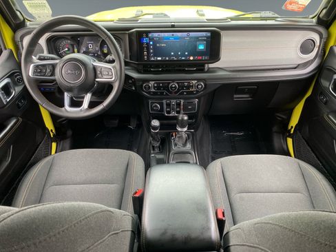 Used 2024 Jeep Wrangler Unlimited Sahara AWD/4WD image 10