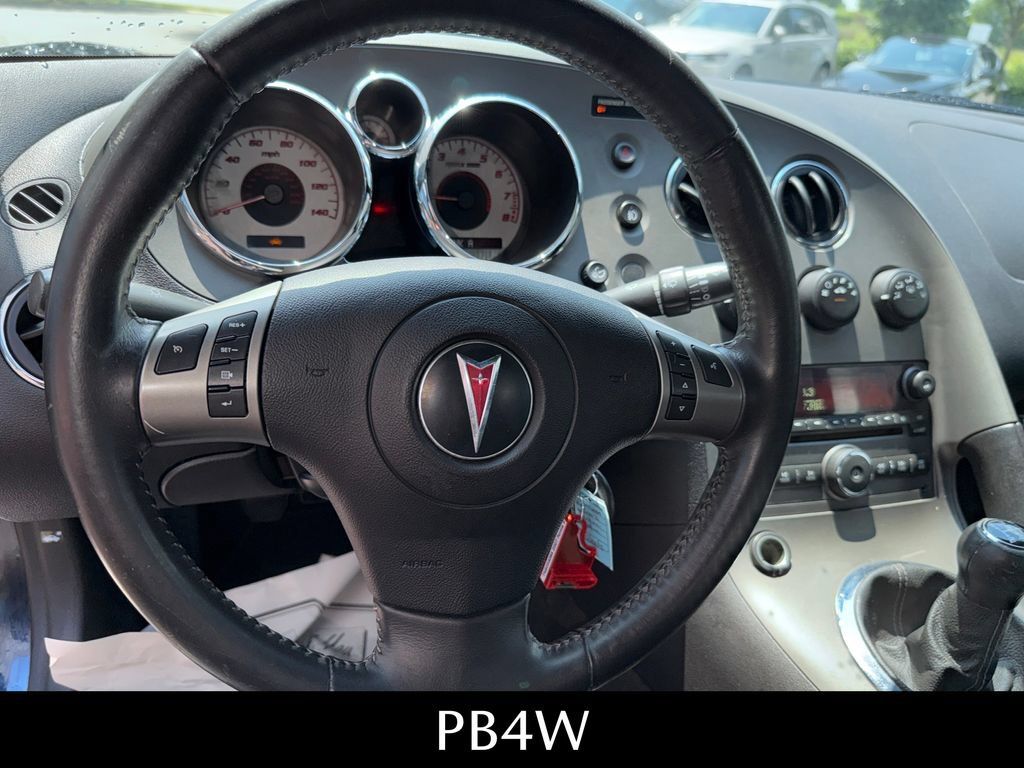 Used 2007 Pontiac Solstice Convertible w/ Premium Package RWD image 27