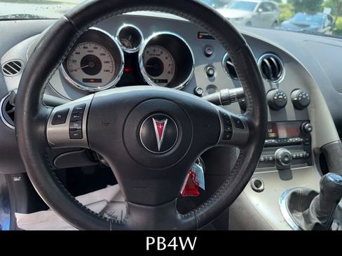 Used 2007 Pontiac Solstice Convertible w/ Premium Package RWD image 27