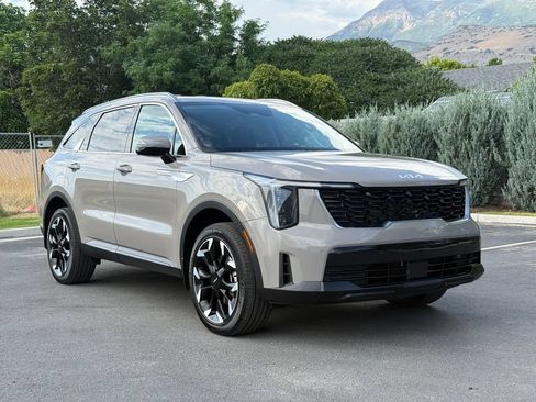 Used 2025 Kia Sorento EX AWD/4WD image 1