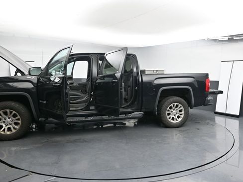 Used 2017 GMC Sierra 1500 SLE w/ SLE Value Package image 28
