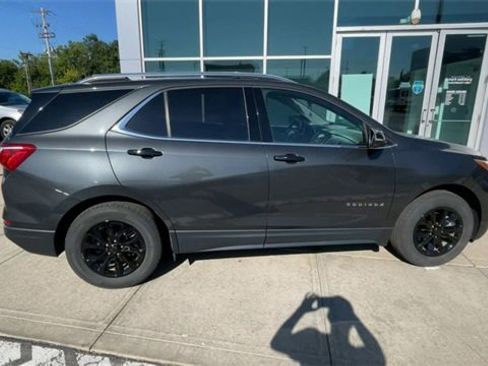 Used 2019 Chevrolet Equinox LT image 2