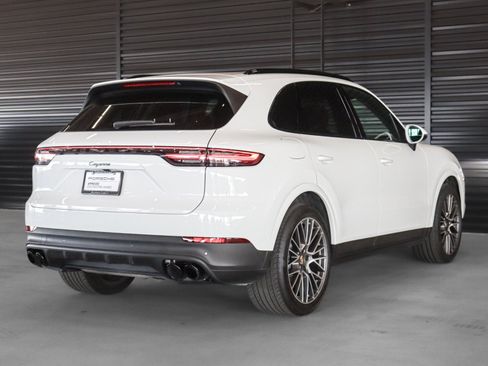Certified 2023 Porsche Cayenne Platinum Edition AWD/4WD image 10