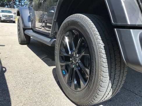 Used 2023 Jeep Wrangler Unlimited Sahara AWD/4WD image 13