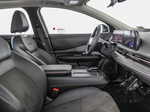 Certified 2024 Nissan Ariya AWD image 17