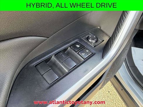 Certified 2025 Toyota RAV4 LE AWD/4WD image 22