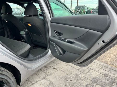 New 2026 Hyundai Elantra SEL Sport Premium FWD image 19
