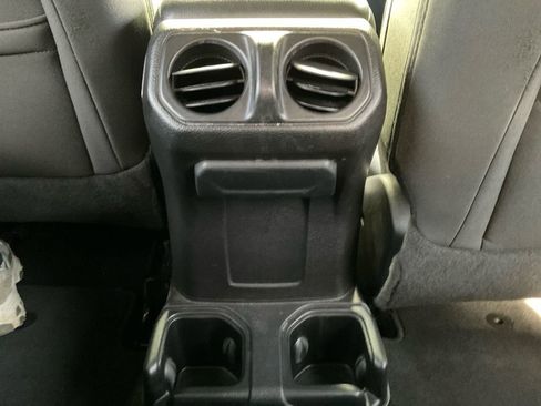 Used 2020 Jeep Wrangler Sport image 23