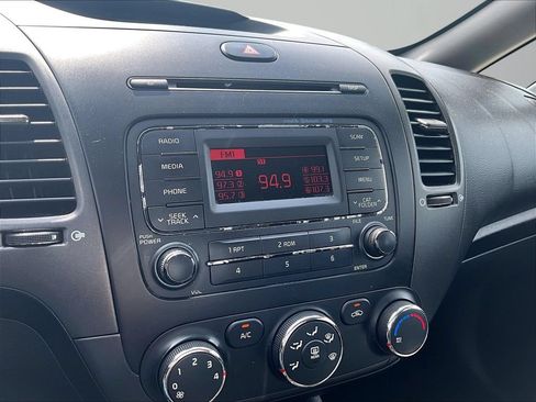 Used 2016 Kia Forte LX FWD image 22