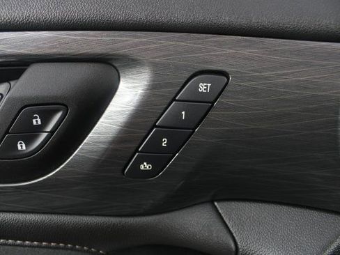 Used 2023 Chevrolet Traverse High Country image 18