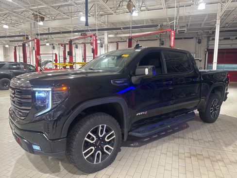 Used 2023 GMC Sierra 1500 AT4 w/ AT4 Premium Package AWD/4WD image 2