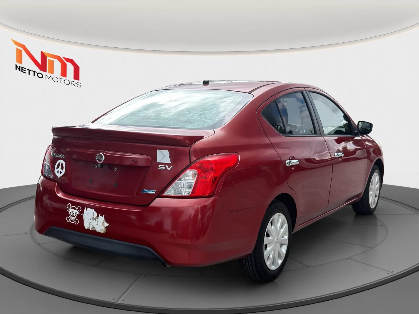 Used 2016 Nissan Versa SV FWD image 5
