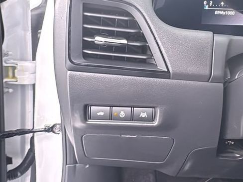 New 2026 Nissan Sentra SR w/ SR Premium Package image 30