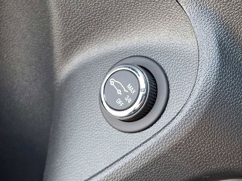 Used 2022 Buick Encore GX Select w/ Sport Touring Package image 24