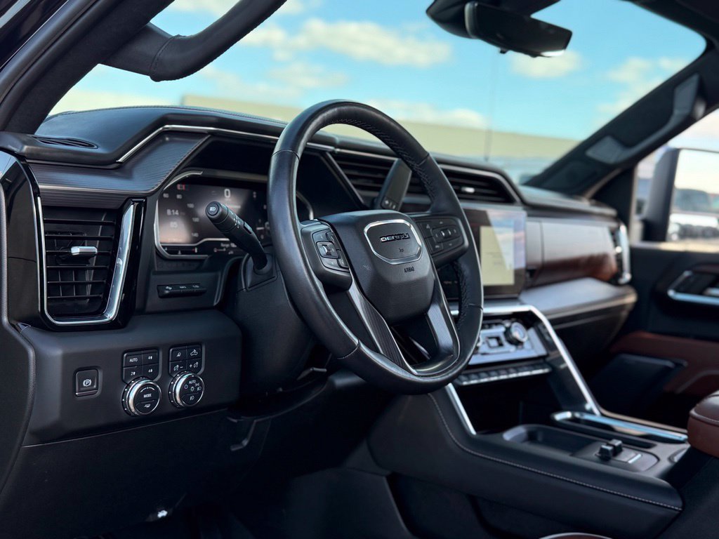 Used 2024 GMC Sierra 2500 Denali Ultimate AWD/4WD image 14