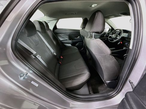 Used 2025 Hyundai Elantra SE FWD image 26