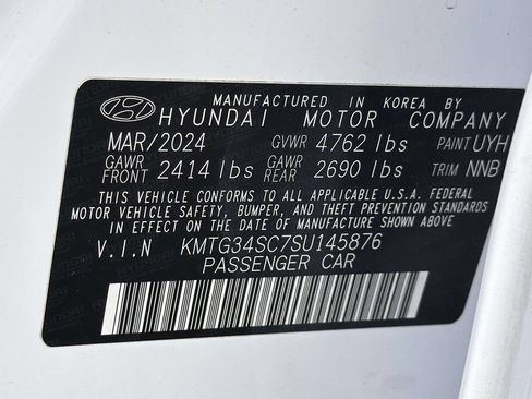 Used 2025 Genesis G70 2.5T RWD image 35