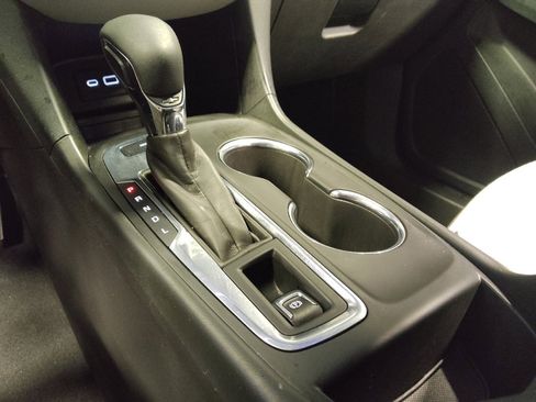 Used 2022 Chevrolet Equinox LS AWD/4WD image 26