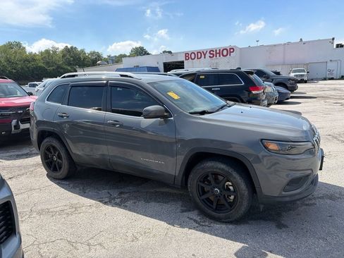 Used 2021 Jeep Cherokee Latitude Lux AWD/4WD image 4