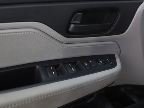 Used 2018 Honda Odyssey LX image 20