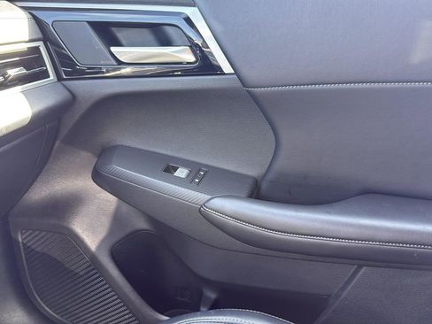 Used 2024 Mitsubishi Outlander SE image 24