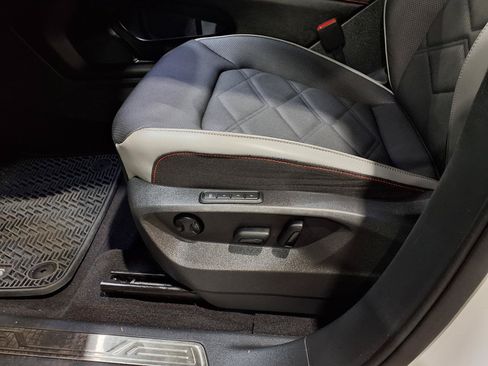 Used 2024 Volkswagen Atlas Peak Edition SEL AWD/4WD image 21