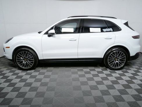 Certified 2023 Porsche Cayenne image 2