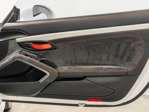 Used 2016 Porsche Cayman GT4 image 39