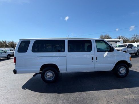 Used 2006 Ford E-350 and Econoline 350 XL image 5