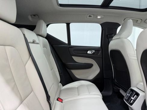 Used 2023 Volvo XC40 B5 Ultimate w/ Climate Package AWD/4WD image 8