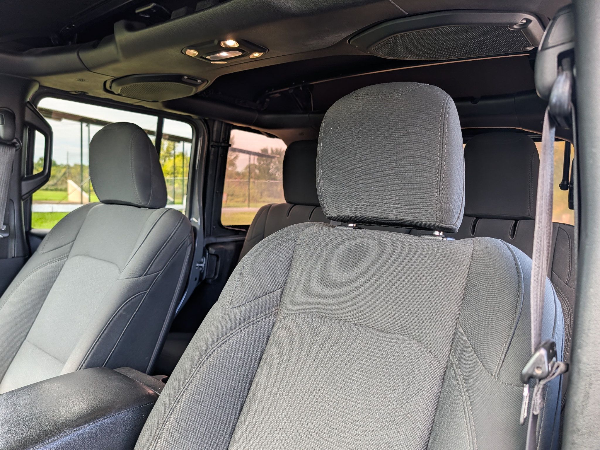 Used 2019 Jeep Wrangler Unlimited Sport S AWD/4WD image 17