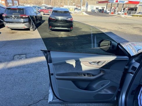 Used 2021 Audi Q8 Prestige image 11