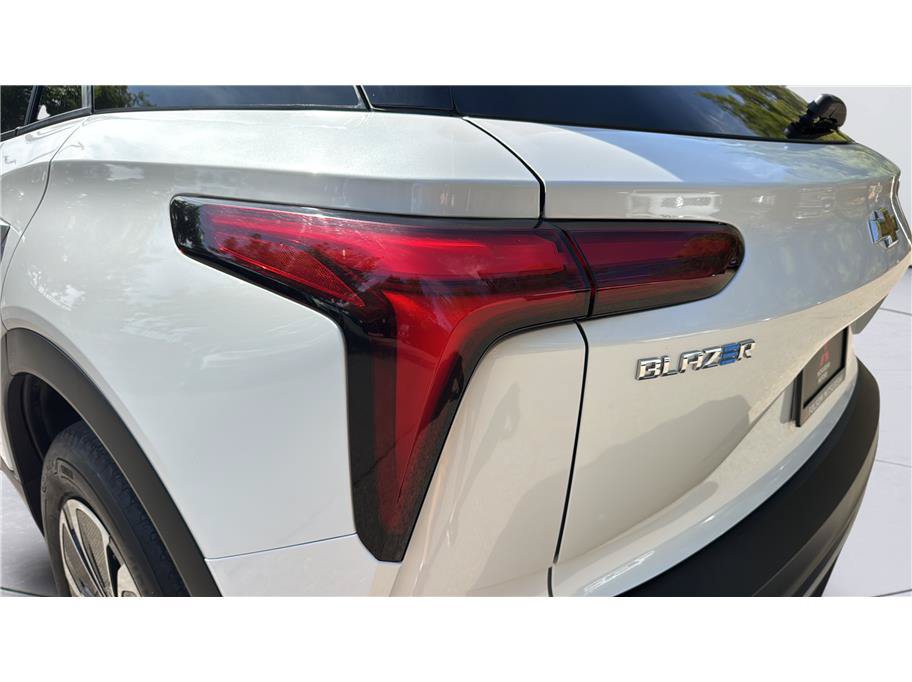 Used 2024 Chevrolet Blazer EV LT AWD/4WD image 11