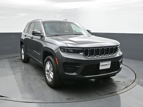 New 2025 Jeep Grand Cherokee Laredo X w/ Luxury Tech Group I image 22