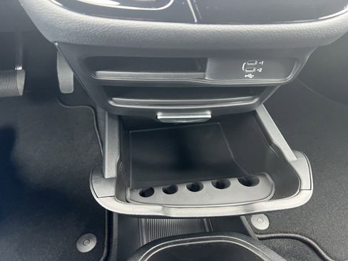 New 2026 Chrysler Pacifica Select FWD image 26