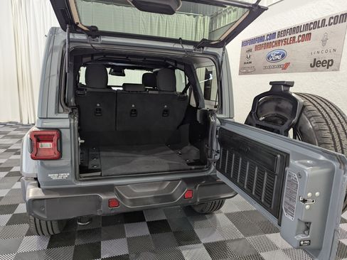 Used 2025 Jeep Wrangler Unlimited Sahara w/ Safety Group AWD/4WD image 9